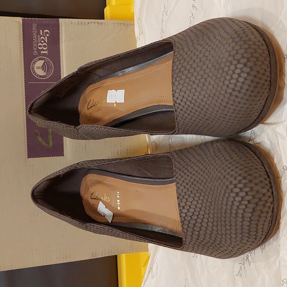 BNWT! Clarks artisan 👠